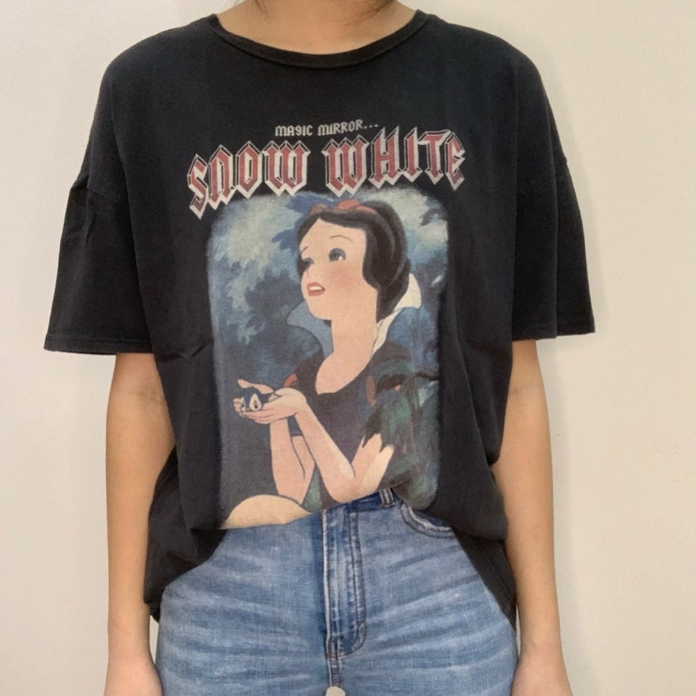 PULL AND BEAR Snow White tshirt